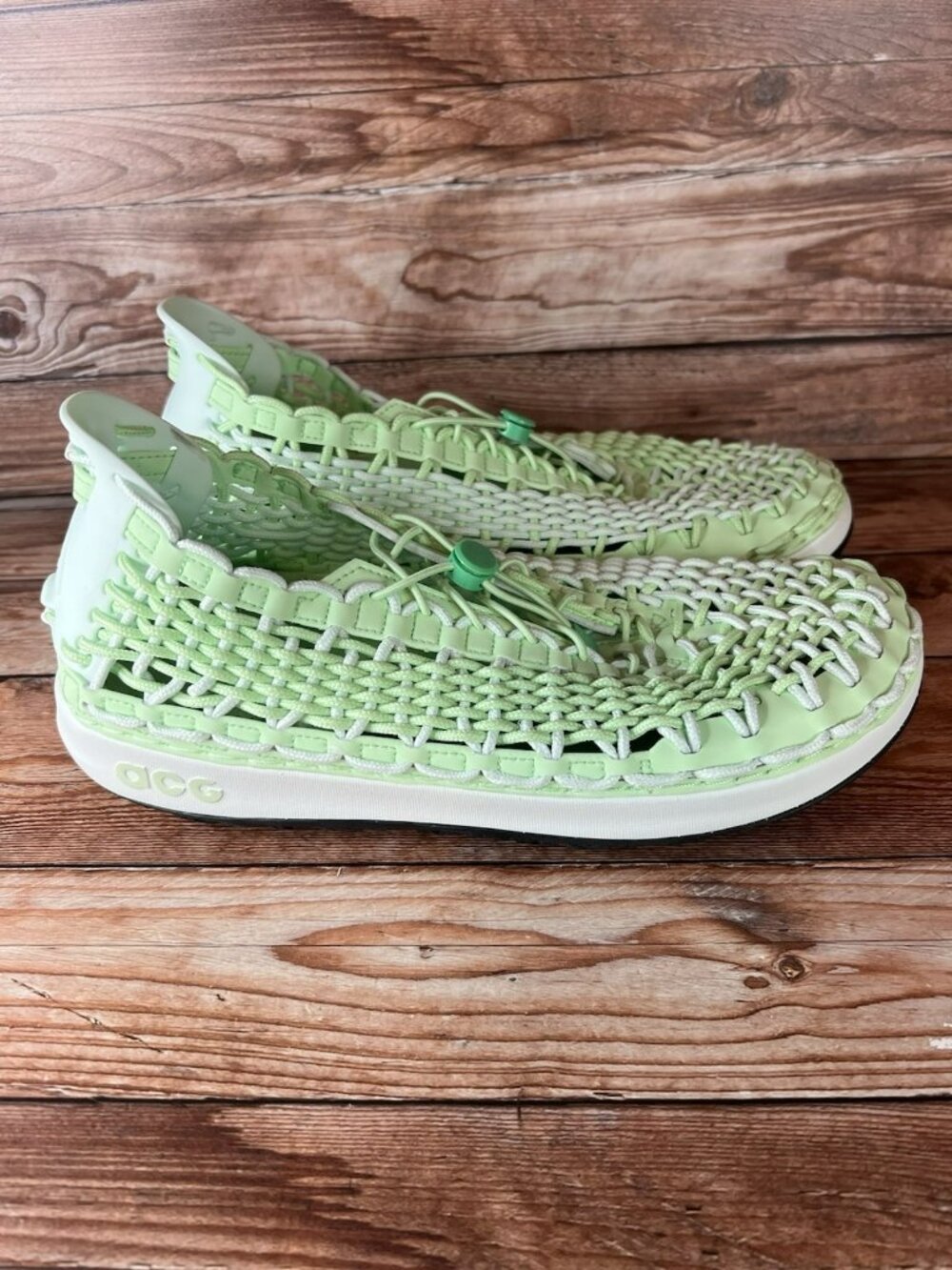 Nike Men's ACG Watercat+ Vapor Green FN5202-300 Vapor Green M 5 / Wo 6.5 New